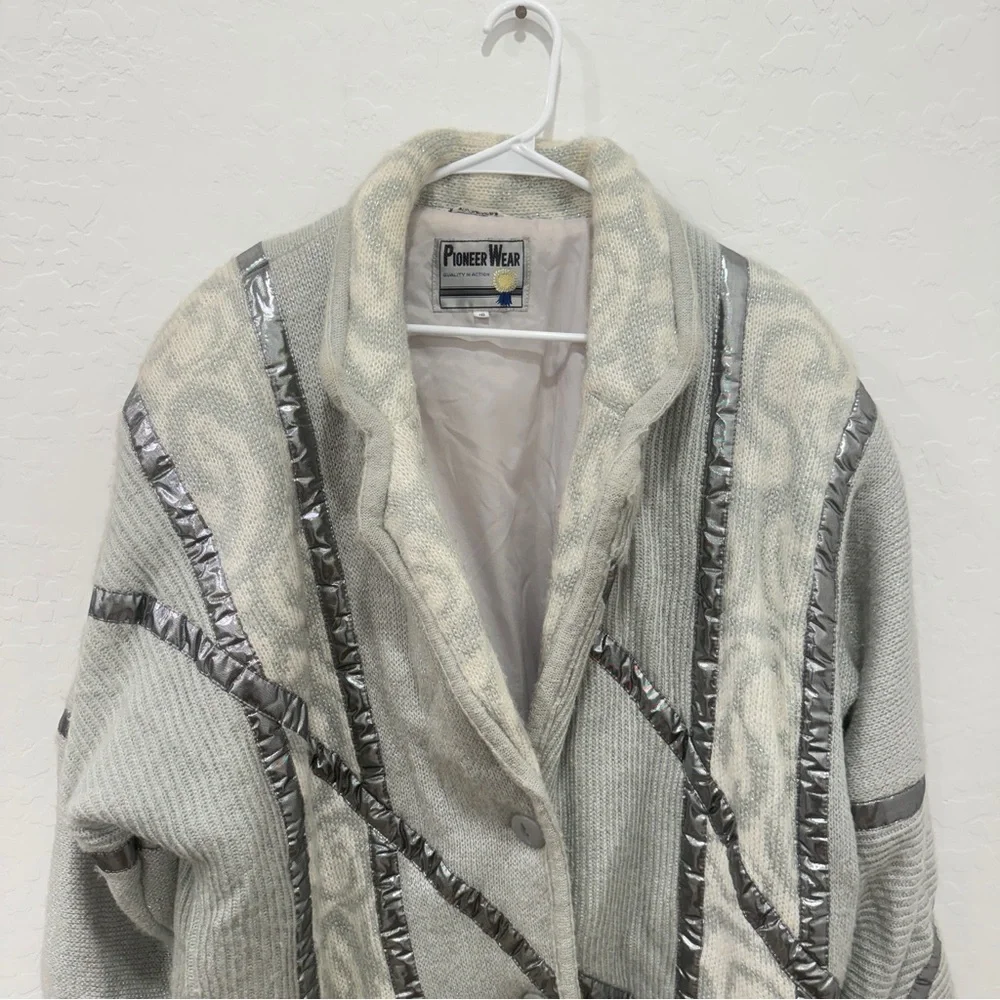 Vintage Pioneer Wear Knit Coat Womens 10 Gray Metallic Striped Long Length - Picture 2 of 10